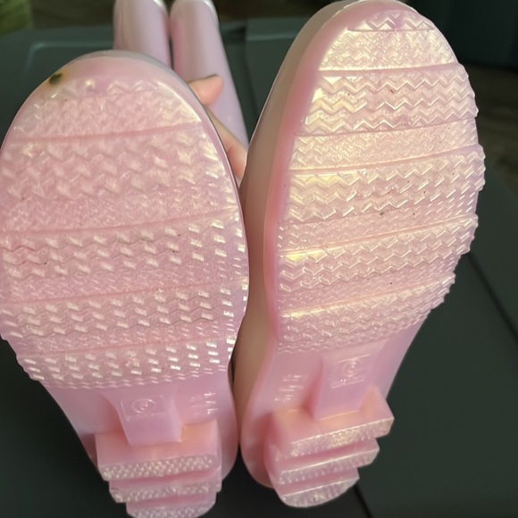 Kids pink rain boots NEW. - Picture 3 of 4
